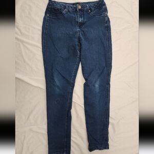 AZ Denim Women's Size 8 blue skinny jeans #J008